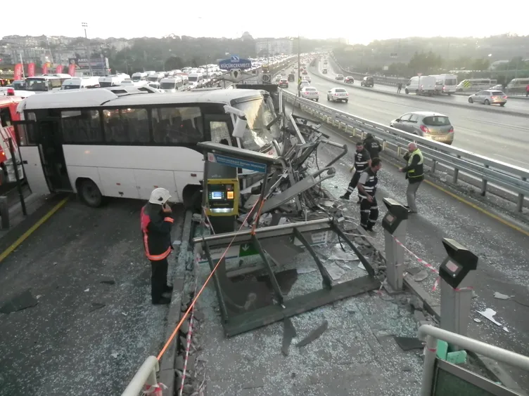 Metrobüs yolunda kaza