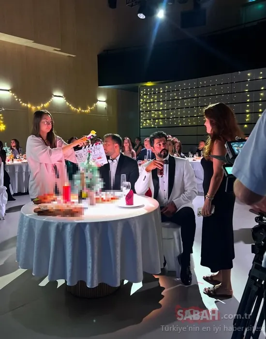 Burak Özçivit Rusya’yı kasıp kavurdu! Yüzlerce hayranı etrafını sardı!