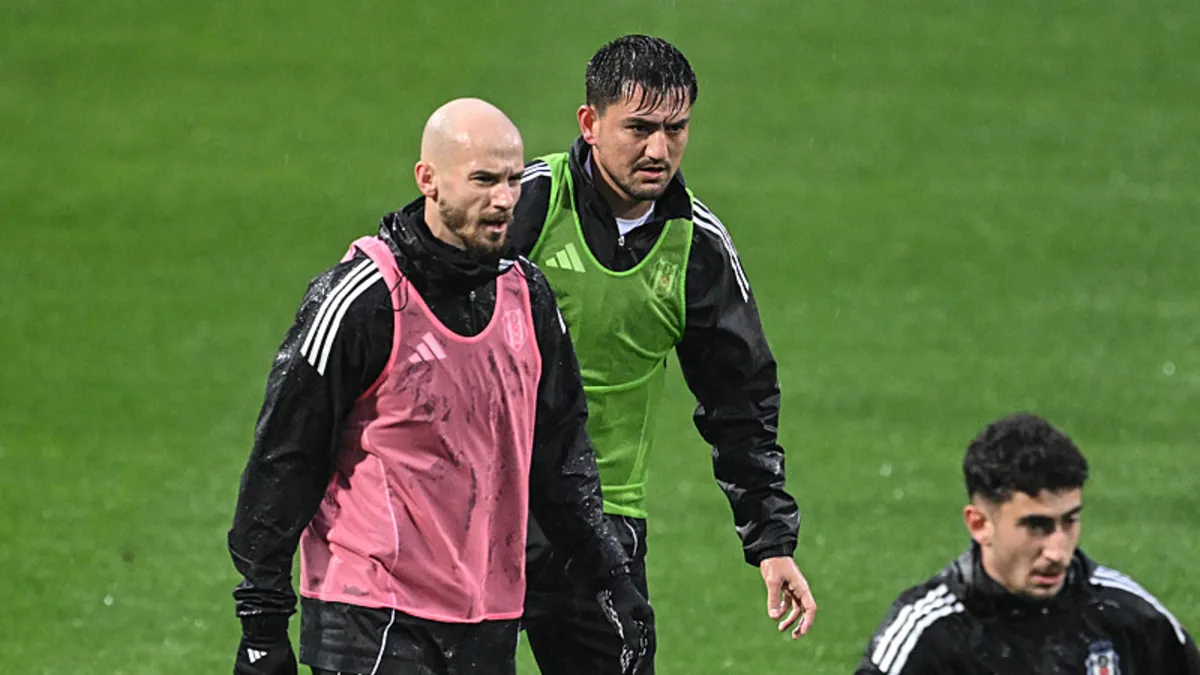 Beşiktaş’ta Cengiz Ünder takımla birlikte çalıştı! Beşiktaş’ta Cengiz Ünder takımla birlikte çalıştı!