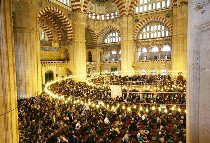 İlk teravih namazı ne zaman? Diyanet ile 2022 Ramazan ayı teravih namazı camilerde kılınacak mı, farz mı sünnet mi?