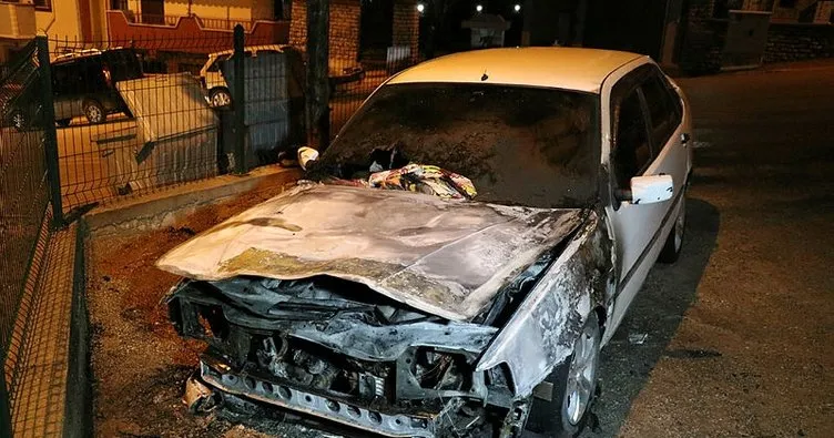 Karabük’te park halindeki otomobil yandı