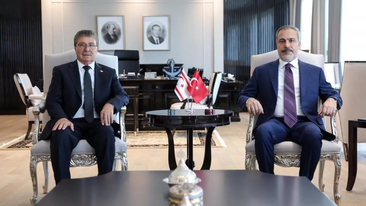 Bakan Fidan, KKTC Başbakanı Üstel ile görüştü Bakan Fidan, KKTC Başbakanı Üstel ile görüştü