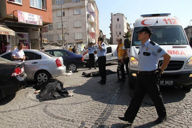 Троих чеченцев. Троих чеченцев. Трое избили человека в москве. Кавказец палец вверх. Типичный чеченец.