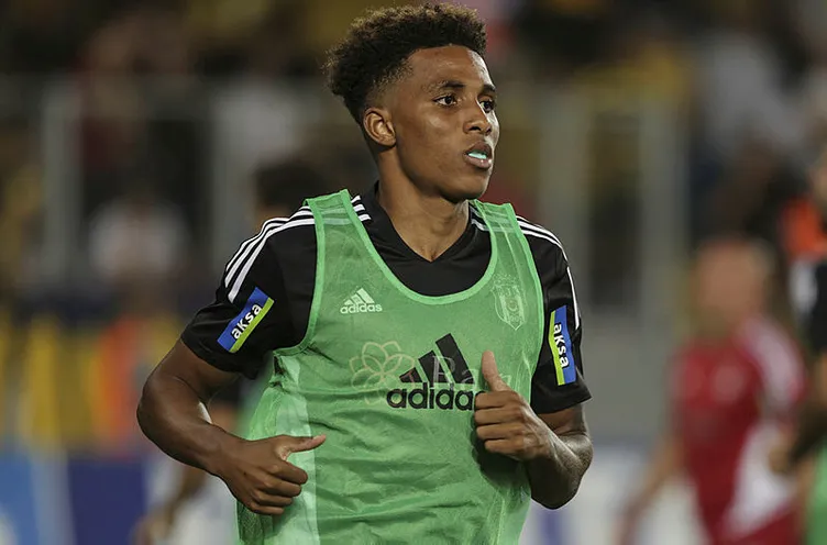 Son dakika Beşiktaş transfer haberleri: Şenol Güneş'in gözbebeği yuvadan uçuyor! Tam 10 milyon Euro ödeyecekler...