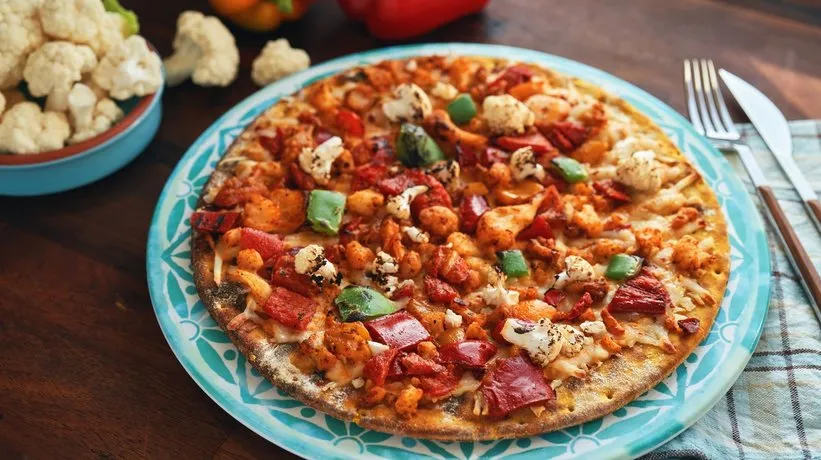 Kalorisi yarı yarıya daha az! Karnabahar pizza tarifi