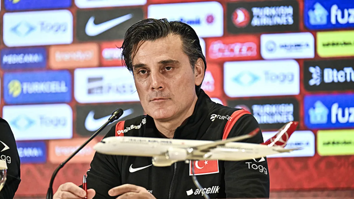 Vincenzo Montella: “Hedefimiz Dünya Kupası hasretini bitirmek” Vincenzo Montella: “Hedefimiz Dünya Kupası hasretini bitirmek”