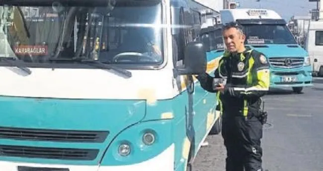 İzmir’de minibüslere sivil polisler biniyor