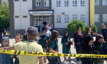 SON DAKİKA: Konya'da okulda silahlı saldırıya uğrayan öğretmen Muhammet Öz hayatını kaybetti #konya