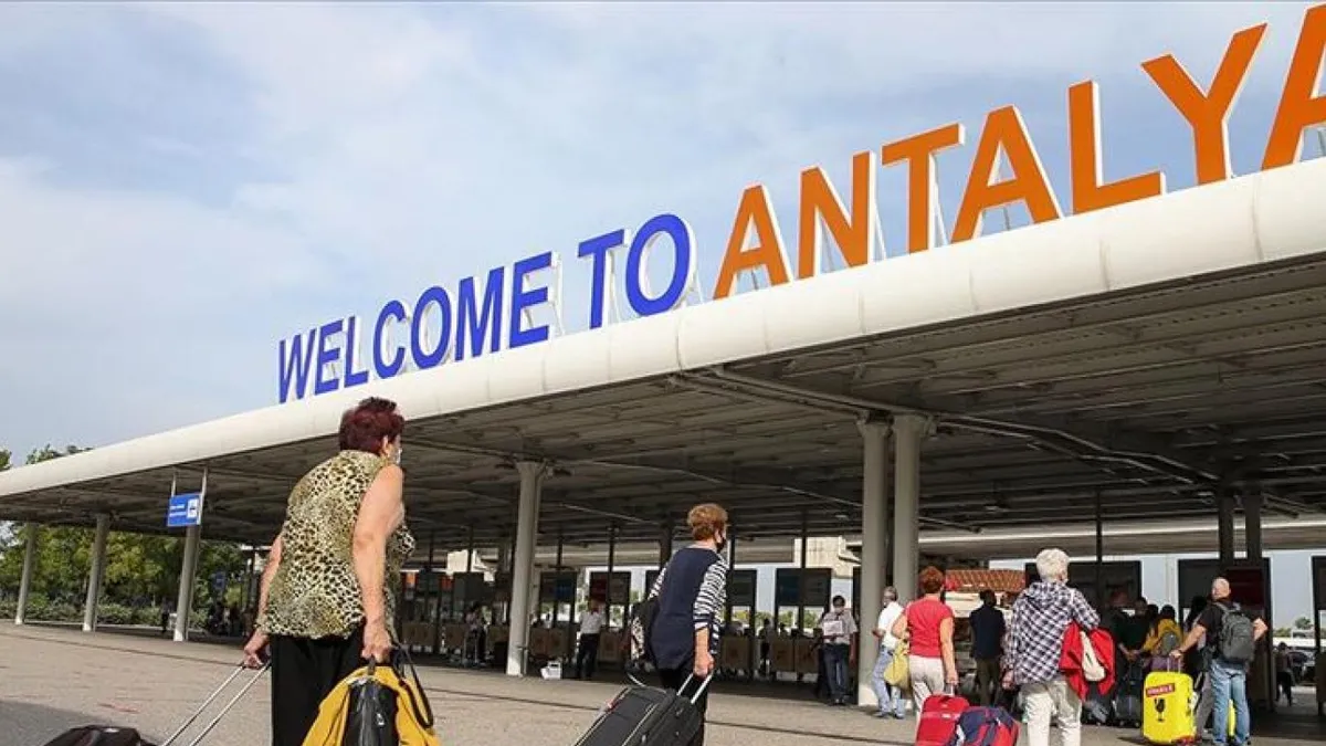 Antalya Havalimanı rekora doymuyor! 39 milyondan fazla turiste hizmet verdi Antalya Havalimanı rekora doymuyor! 39 milyondan fazla turiste hizmet verdi