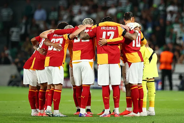 canli-uefa-sampiyonlar-liginde-sporting-lizbon-galatasaray-maci-ilk-gol-erken-geldi-1788981045812.jpeg