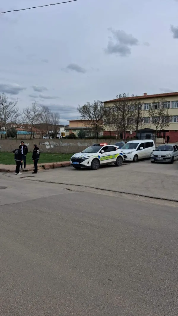 kirikkalede-okul-cevrelerine-yakin-takip-polis-teyakkuzda-1776353743096.jpg