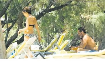 Sevgilisi ve köpekleriyle tatilde