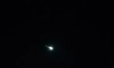Kocaeli'ne meteor mu düştü? Gizemli ışık hüzmesi sosyal medyada gündem oldu #kocaeli