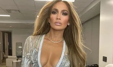 Jennifer Lopez 52. yaşını bikinili pozlarıyla kutladı! Jennifer Lopez 17 yıl sonra barıştığı Ben Affleck ile aşka geldi!