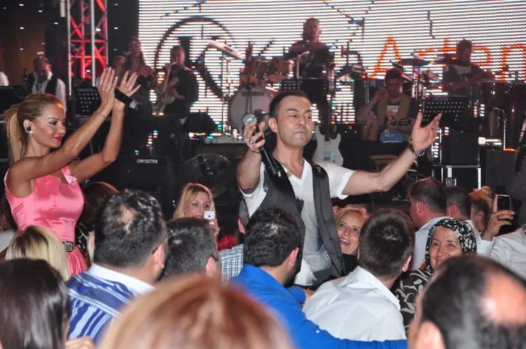 Serdar Ortaç, Kıbrıs konserinde dert yandı