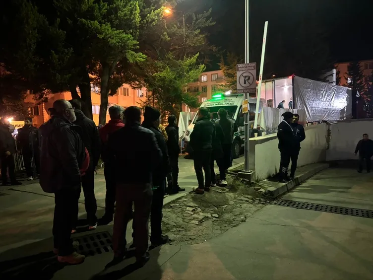 Morg önünde en acı nöbet: Sorumlular adalet önünde hesap verecek!