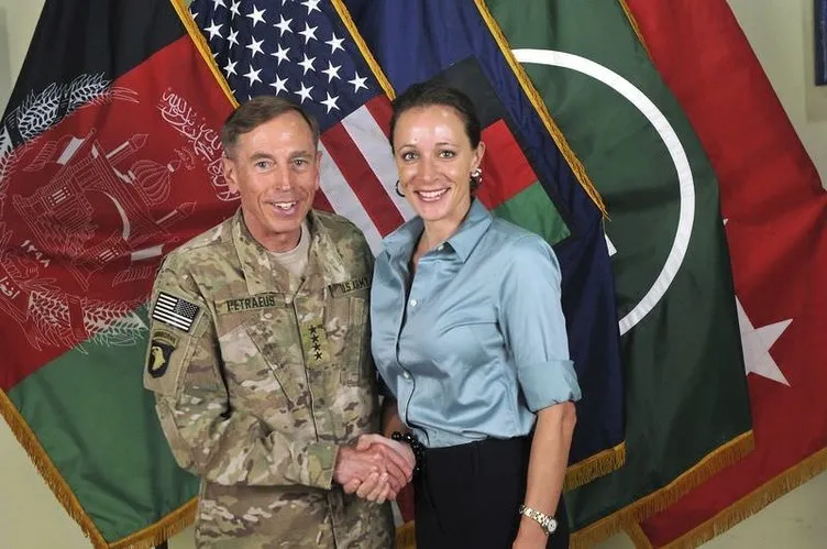 Petraeus ve kadınları!
