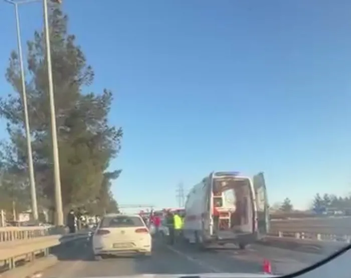 diyarbakirda-trafik-kazasi-1-olu-1-yarali-1768980636984.jpg