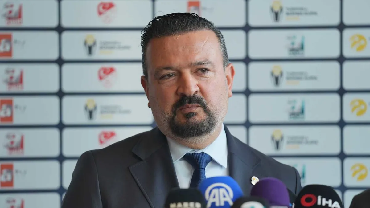 Ertan Torunoğulları: “Bundan sonraki maçlarda VAR’da yabancı hakemler olsun” Ertan Torunoğulları: “Bundan sonraki maçlarda VAR’da yabancı hakemler olsun”