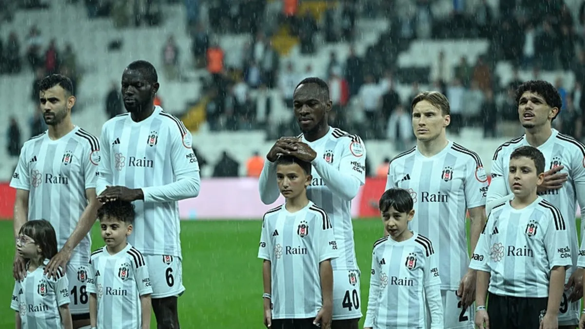 Beşiktaş'ta 11 oyuncu ile yollar ayrılacak!