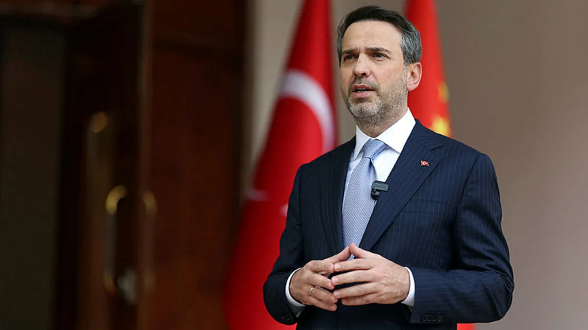 Bakan Bayraktar, Azerbaycanlı mevkidaşı Şahbazov’la görüştü Bakan Bayraktar, Azerbaycanlı mevkidaşı Şahbazov’la görüştü