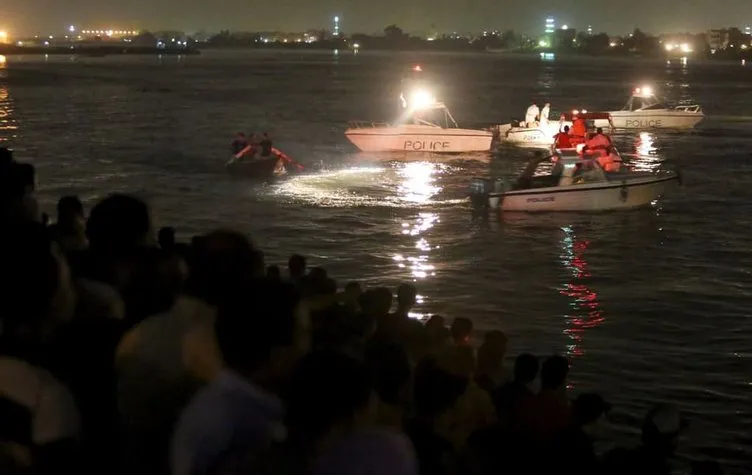 Nil Nehri’nde yolcu gemisiyle yük gemisi çarpıştı