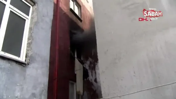 İstanbul Ataşehir'de yangında can pazarı: Çocukları açılan battaniyeye atıp ikinci kattan atladı!