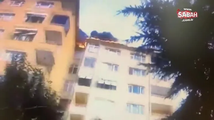 Ümraniye'de fırtınadan hasar gören çatıyı onarırken yangın çıktı | Video