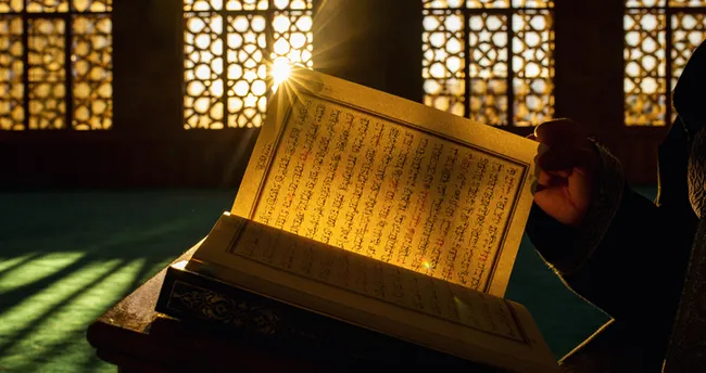 Rüyada Başkasının Kur’an Okuduğunu Görmek Ne Anlama Gelir? Rüyada