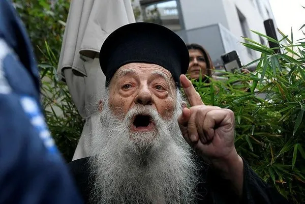 Ortodoks rahipten Papa&#39;ya sert tepki: “Sen bir kafirsin” - Son Dakika  Haberler
