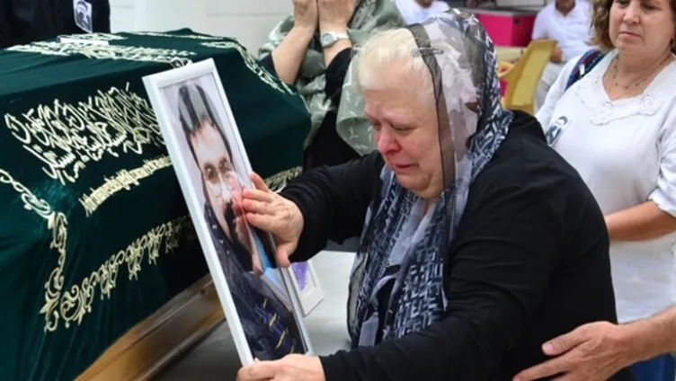 NeÅe Karaböcek oÄlunun cenazesinde gözyaÅlarına boÄuldu