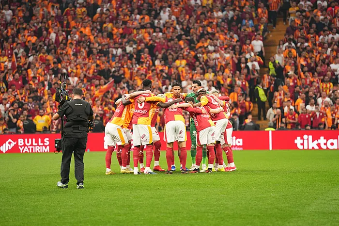 canli-super-ligde-galatasaray-antalyaspor-maci-1778337192275.jpeg