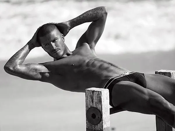 Beckham çifti Armani için kamera karşısında