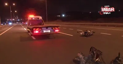 Havalimanı yolunda taksi ile motosikletler birbirine girdi: 3 yaralı | Video