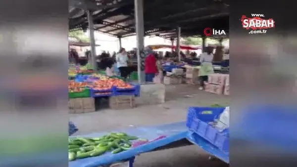 Kastamonu’da semt pazarında iki grup kadın arasında kavga çıktı! Sebze ve meyveler havada uçuştu | Video
