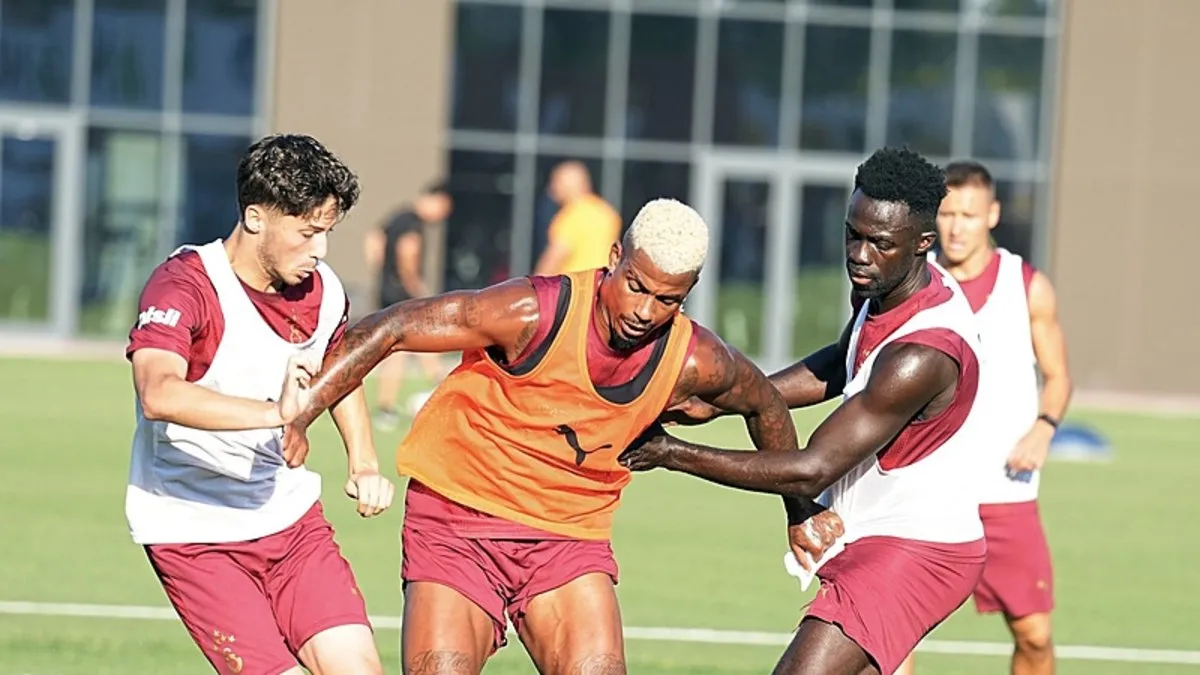 Galatasaray günü çift idma... </div>
<div class=