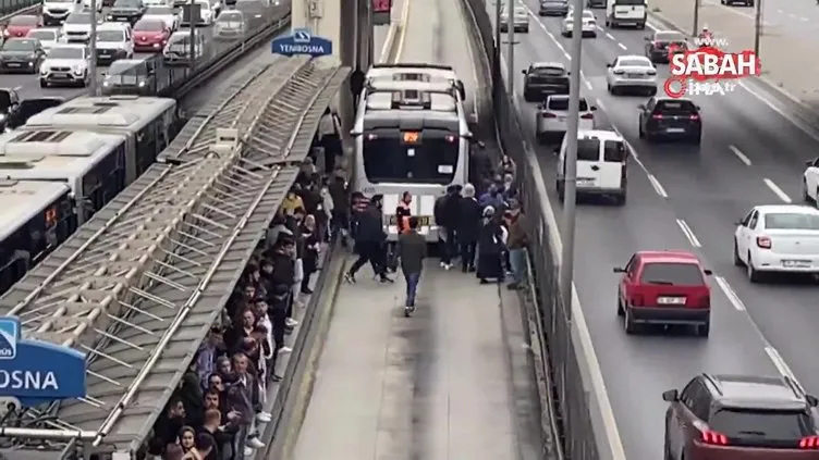 İstanbul metrobüs arızalandı, uzun araç kuyruğu oluştu