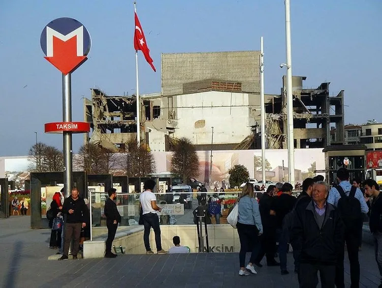 Atatürk Kültür Merkezi yıkım çalışmalarında beyaz perde göründü