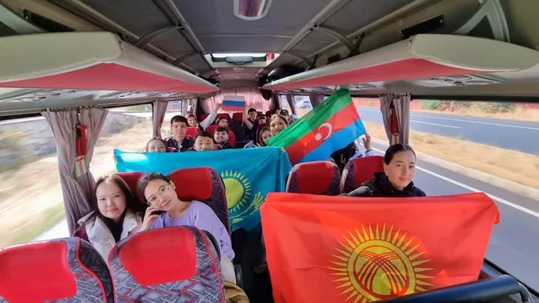 sinirlari-asan-vefa-4-ulkeden-geldiler-neset-ertas-icin-432-rakimlik-gonul-dagina-ciktilar-1790344165900.jpg