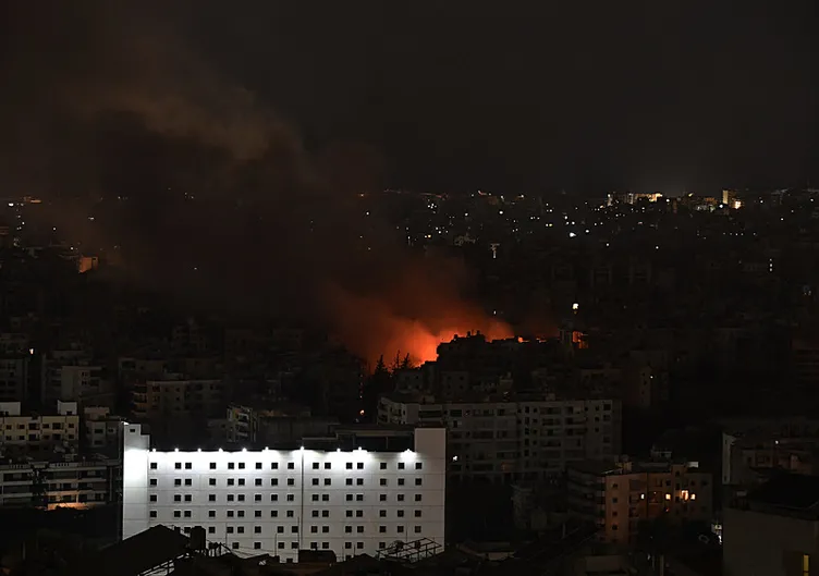 İsrail’den peş peşe saldırılar! Karargah vuruldu: ABD basını İran hamlesini duyurdu