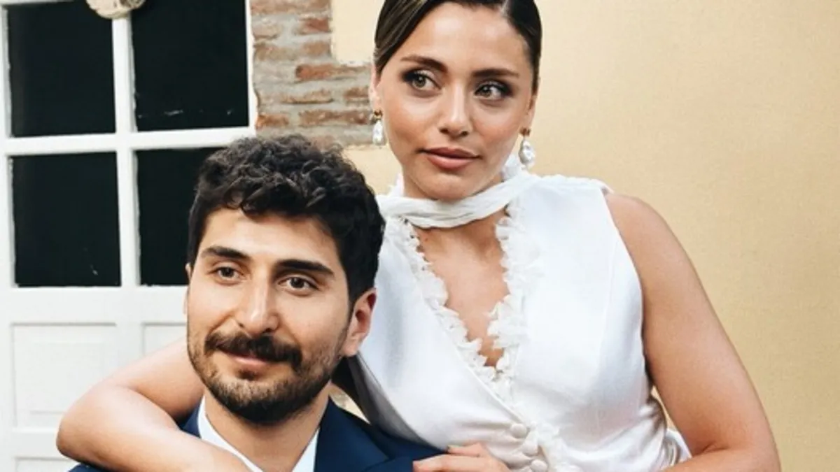 Nişan mutluluğu tatile taşındı!