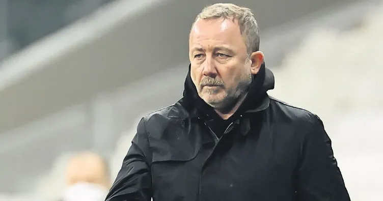 Beşiktaş Teknik Direktörü Sergen Yalçın büyük oynuyor!