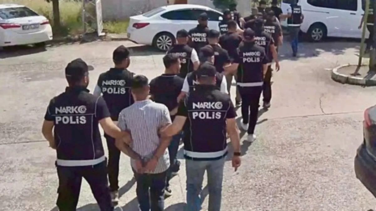 Osmaniye'de uyuşturucu operasyonu sonrası polis ekiplerinin çalışması