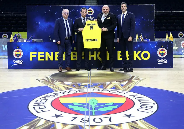 son-dakika-fenerbahce-transfer-haberleri-dimitris-itoudis-acikladi-jan-vesely-nando-de-colo-wilbekin-1655811794222.jpg