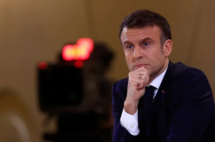 SON DAKİKA| Fransa’da siyasi kriz: Başbakan Macron’a istifasını sundu