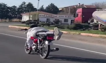 Yer Aksaray: Motosikleti yatarak sürdü! #aksaray