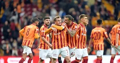 Son dakika Galatsasaray haberleri: Bülent Timurlenk’ten Galatasaraylı yıldız için şok sözler: Futbola yabancı...