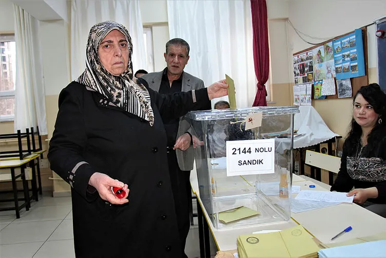 Türkiye sandık başında! 57 milyon seçmen tercihini yapıyor