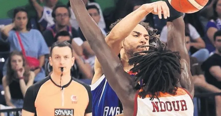 Anadolu Efes rövanşı aldı