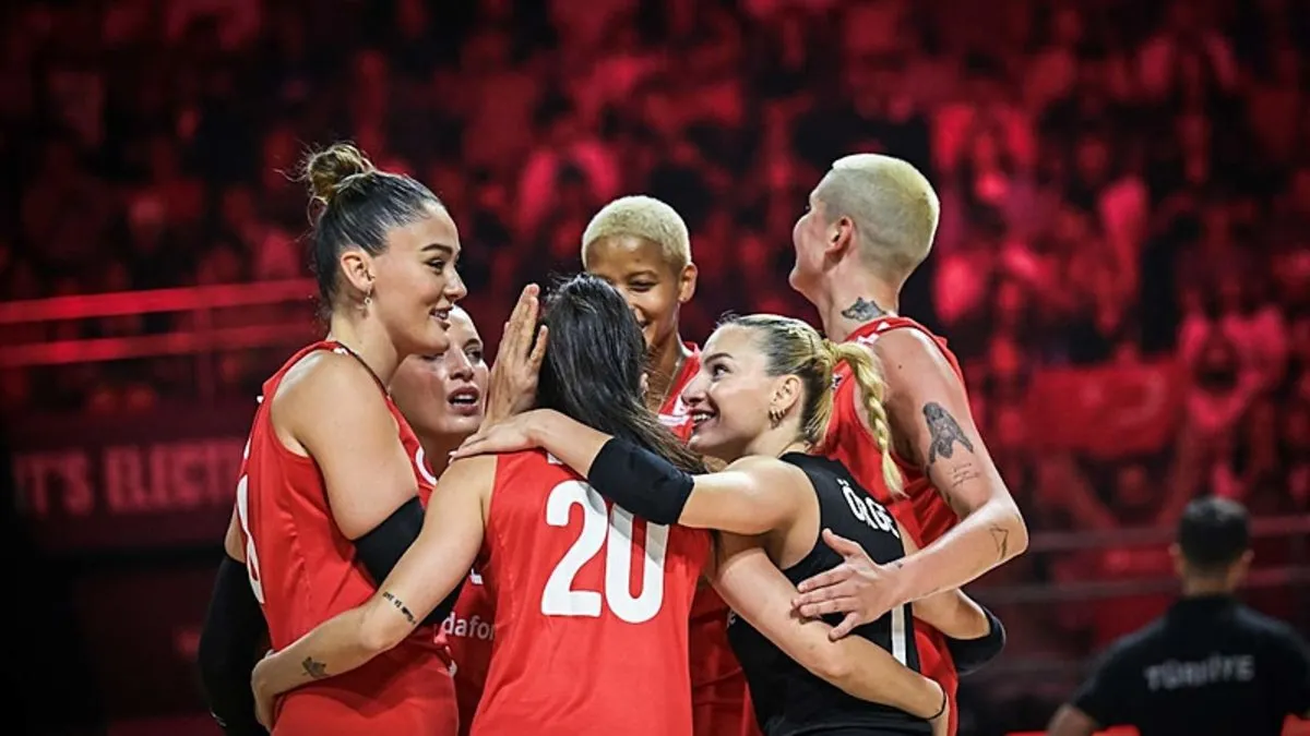 Kanada’yı mağlup eden Filenin Sultanları grubunu lider tamamladı Kanada’yı mağlup eden Filenin Sultanları grubunu lider tamamladı